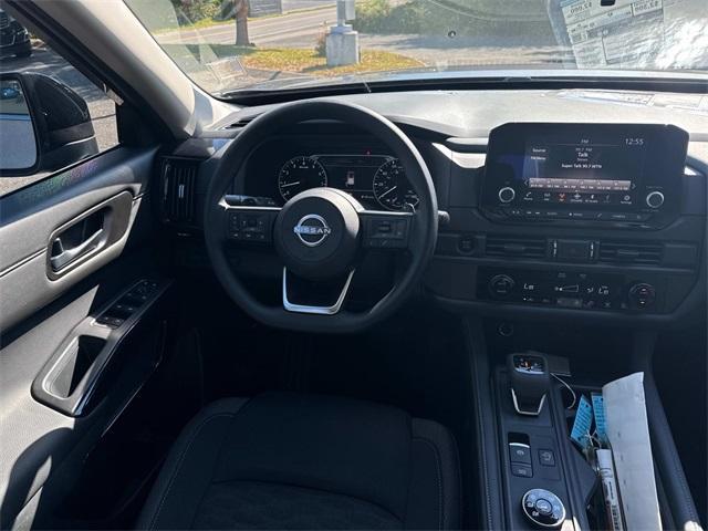 new 2025 Nissan Pathfinder car, priced at $33,190