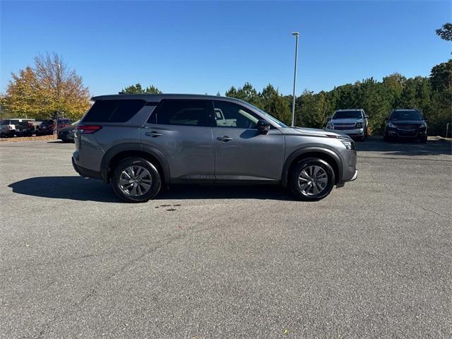 new 2025 Nissan Pathfinder car, priced at $33,190