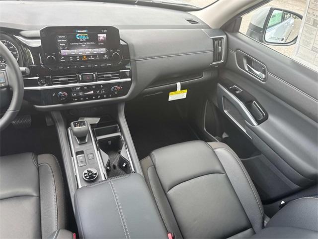 new 2025 Nissan Pathfinder car, priced at $44,127