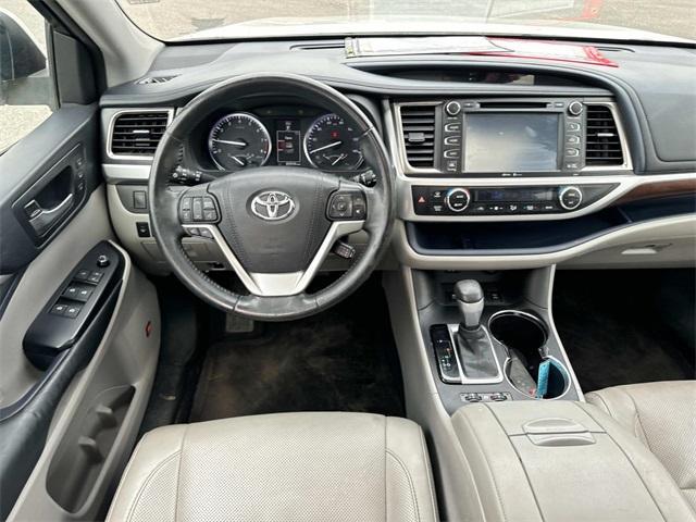 used 2015 Toyota Highlander car, priced at $20,976