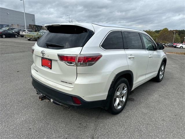 used 2015 Toyota Highlander car, priced at $20,976