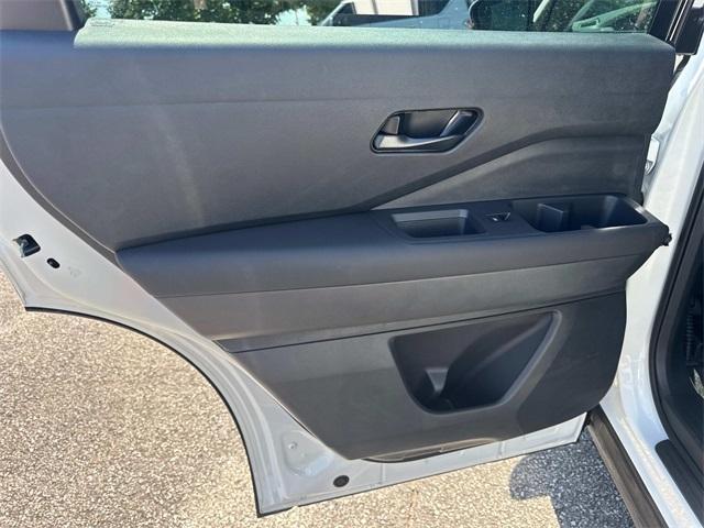 new 2025 Nissan Pathfinder car, priced at $38,250