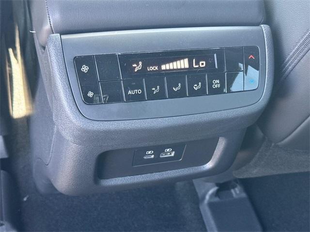 new 2025 Nissan Pathfinder car, priced at $38,250