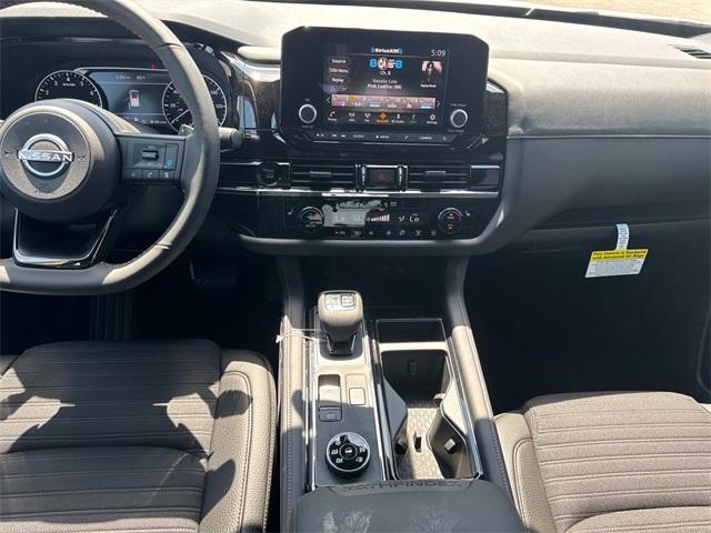 new 2025 Nissan Pathfinder car, priced at $38,250