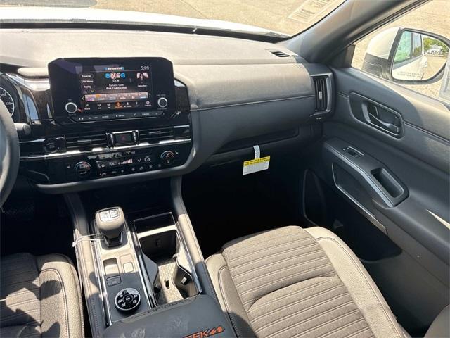 new 2025 Nissan Pathfinder car, priced at $38,250