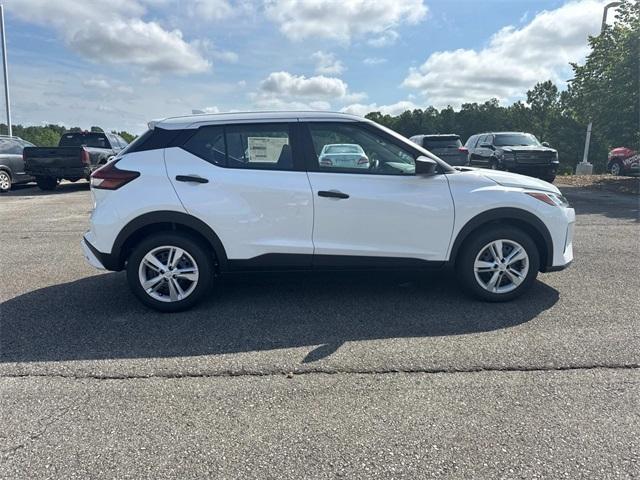 new 2025 Nissan Kicks Play car, priced at $22,620