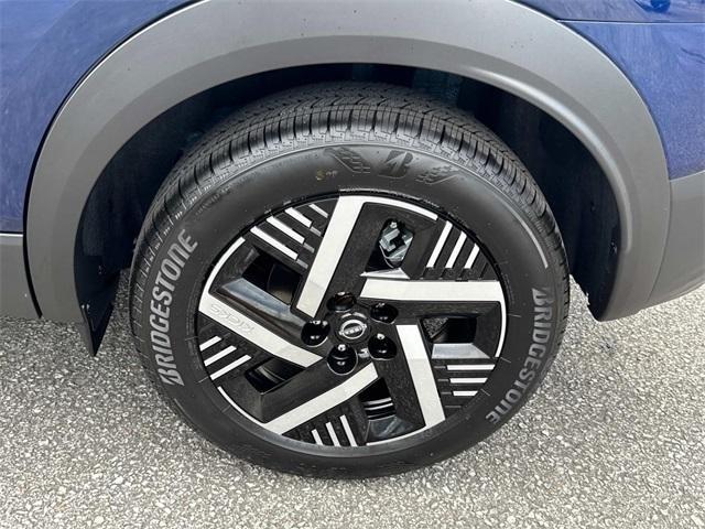 new 2025 Nissan Kicks car, priced at $23,562