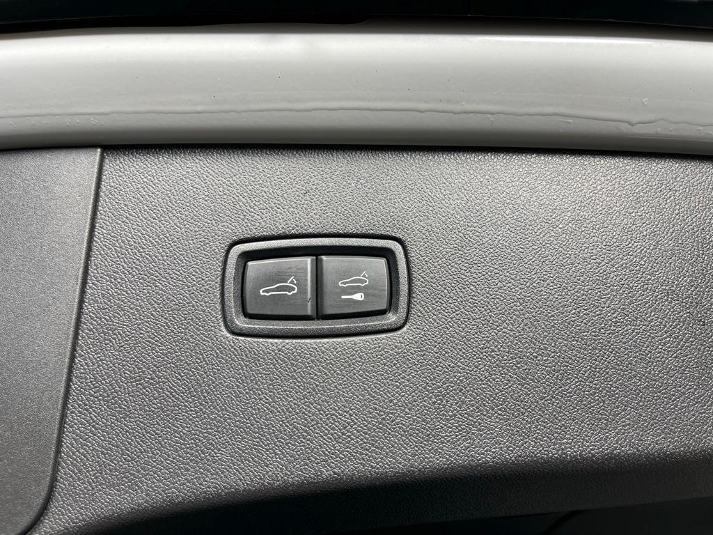 used 2023 Porsche Cayenne car, priced at $71,500
