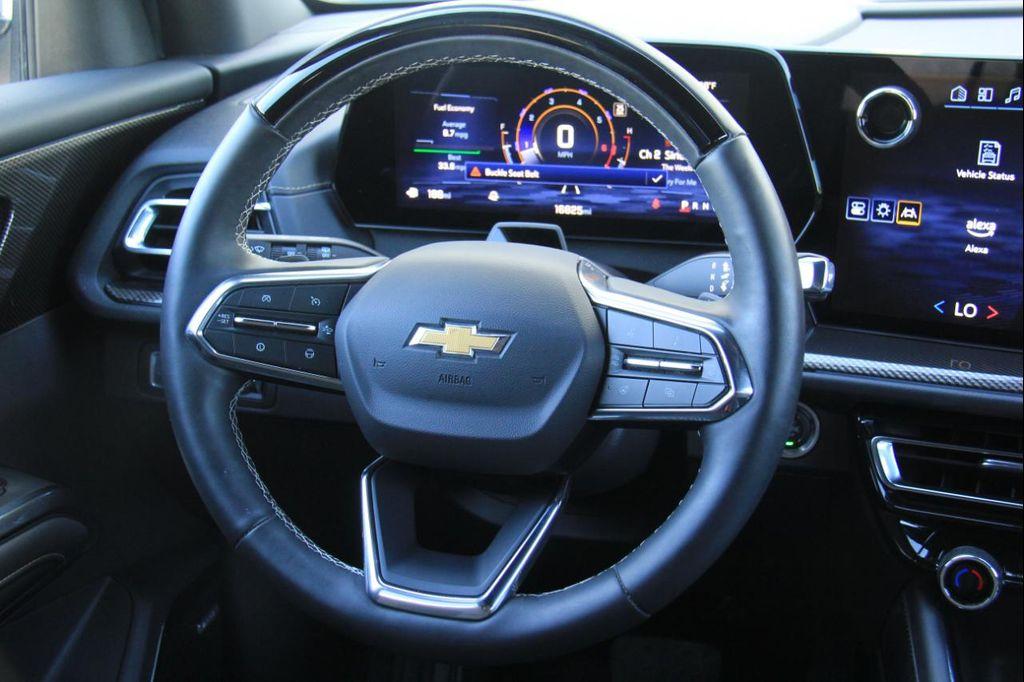 used 2025 Chevrolet Traverse car, priced at $35,900