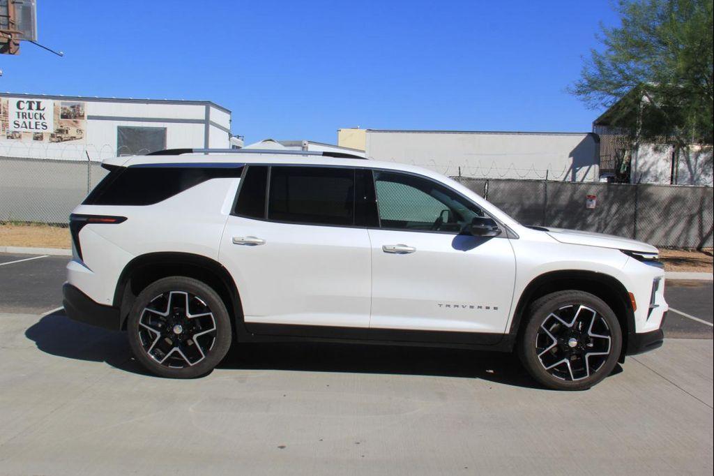 used 2025 Chevrolet Traverse car, priced at $35,900
