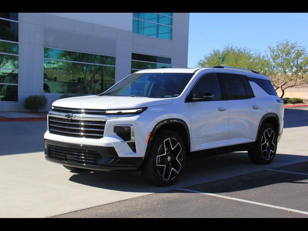 used 2025 Chevrolet Traverse car, priced at $35,900