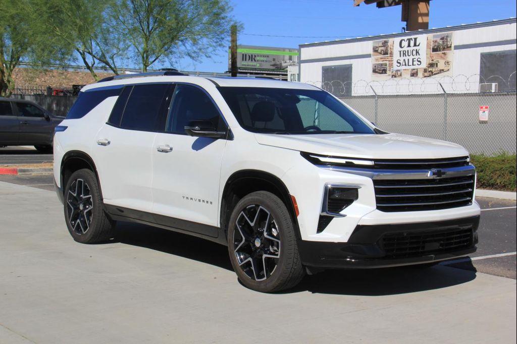 used 2025 Chevrolet Traverse car, priced at $35,900