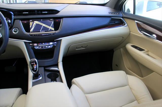 used 2017 Cadillac XT5 car, priced at $15,900