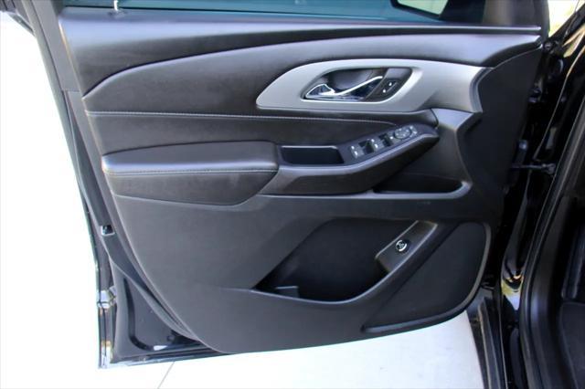 used 2022 Chevrolet Traverse car, priced at $19,900