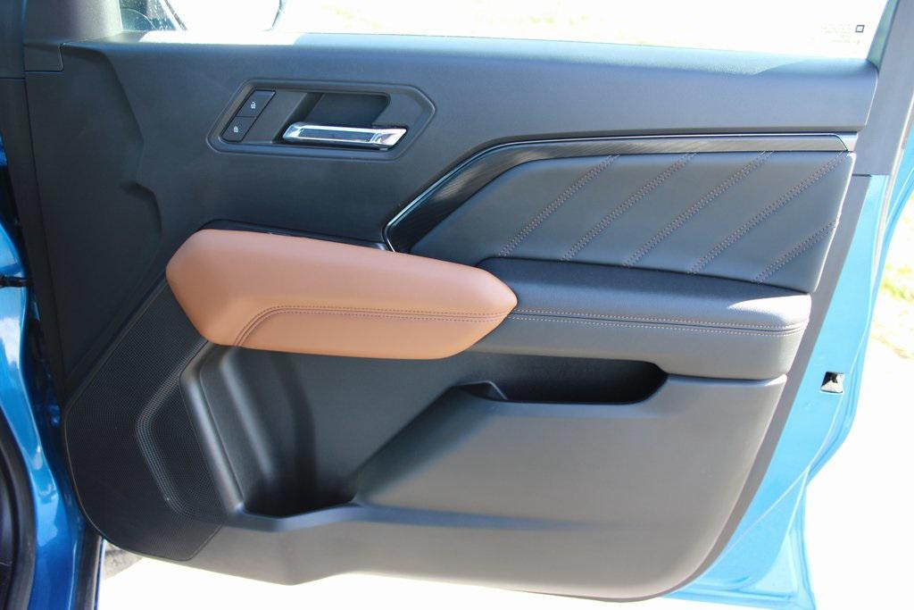 used 2023 GMC Canyon car, priced at $38,690