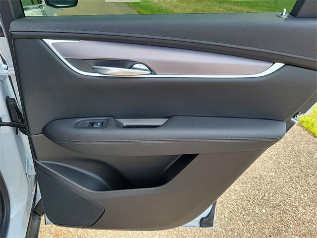 new 2024 Cadillac XT5 car, priced at $40,840