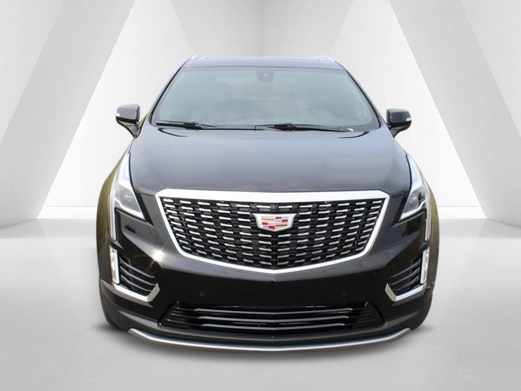 new 2025 Cadillac XT5 car, priced at $56,300
