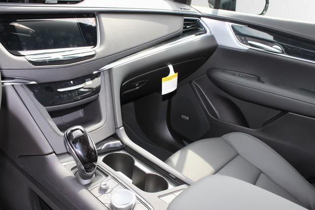 new 2025 Cadillac XT5 car, priced at $56,300