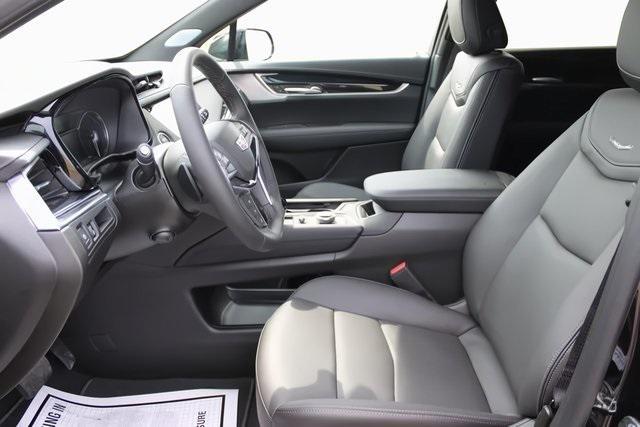 new 2025 Cadillac XT5 car, priced at $56,300