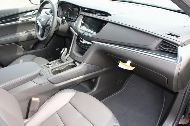 new 2025 Cadillac XT5 car, priced at $56,300