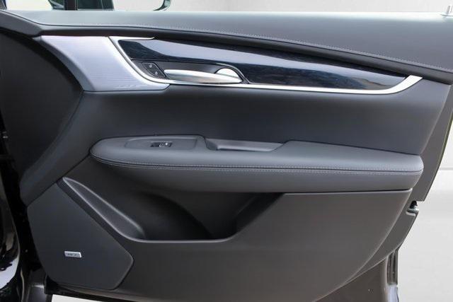new 2025 Cadillac XT5 car, priced at $56,300