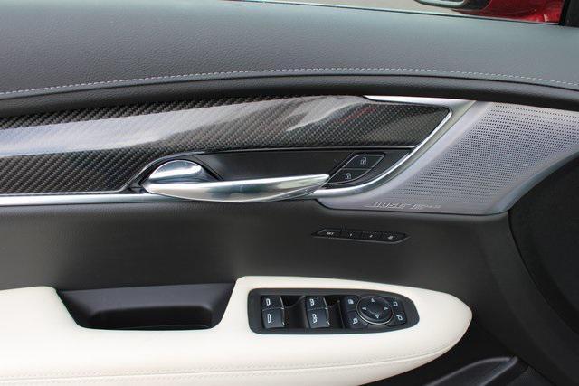 new 2025 Cadillac XT6 car, priced at $60,610
