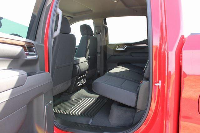 new 2025 GMC Sierra 1500 car, priced at $51,352