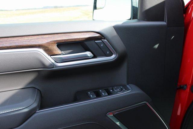 new 2025 GMC Sierra 1500 car, priced at $51,352