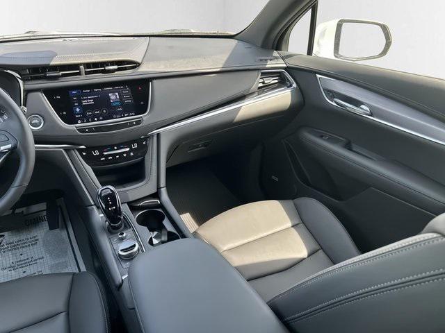 new 2025 Cadillac XT6 car, priced at $49,188