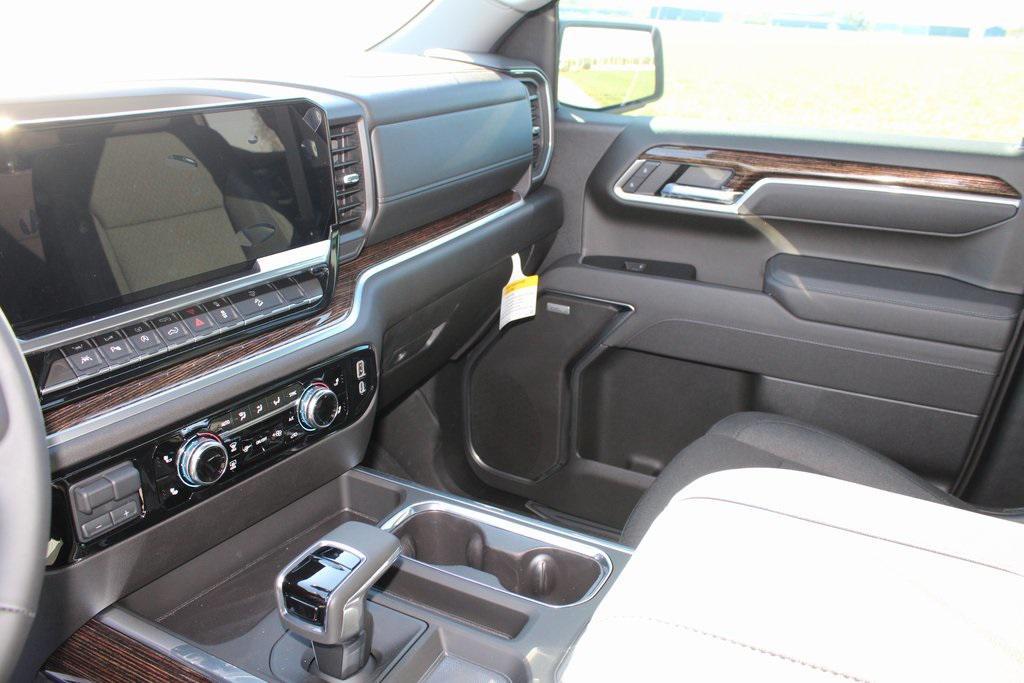 new 2025 GMC Sierra 1500 car, priced at $54,634