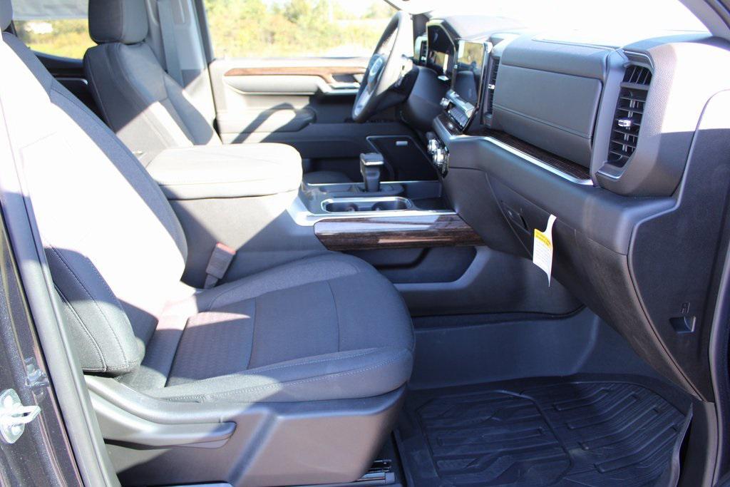 new 2025 GMC Sierra 1500 car, priced at $54,634