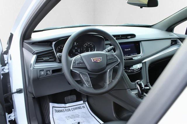 new 2025 Cadillac XT5 car, priced at $45,188