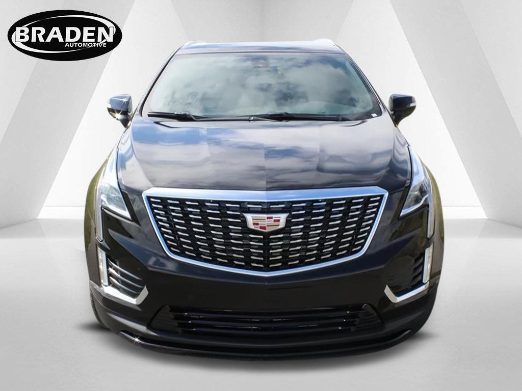 new 2025 Cadillac XT5 car, priced at $48,314