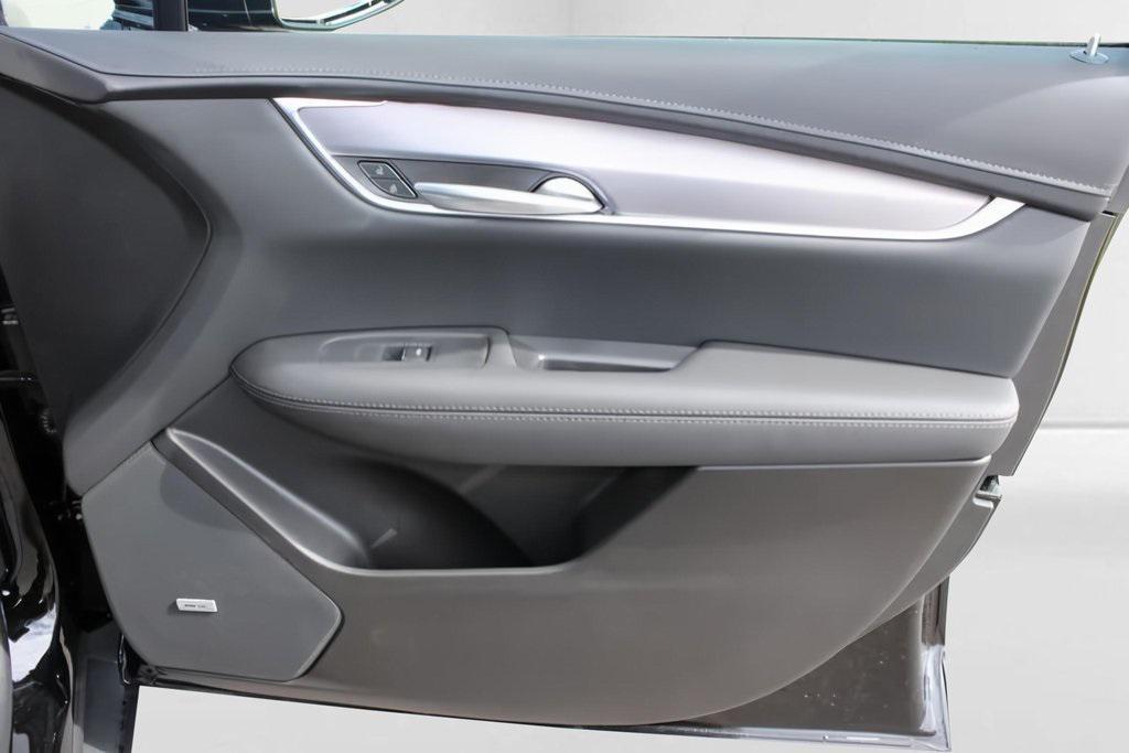 new 2025 Cadillac XT5 car, priced at $48,314