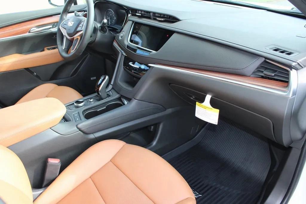 new 2025 Cadillac XT5 car, priced at $56,740