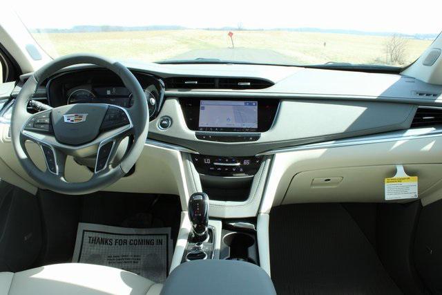 new 2025 Cadillac XT5 car, priced at $52,540