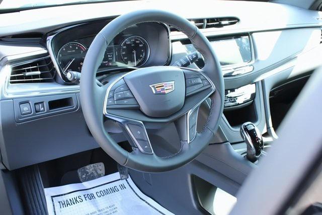 new 2025 Cadillac XT5 car, priced at $45,897