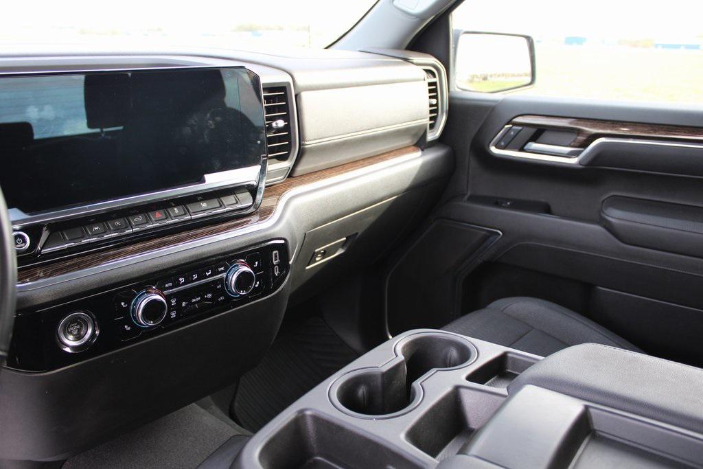 used 2023 GMC Sierra 1500 car, priced at $33,000