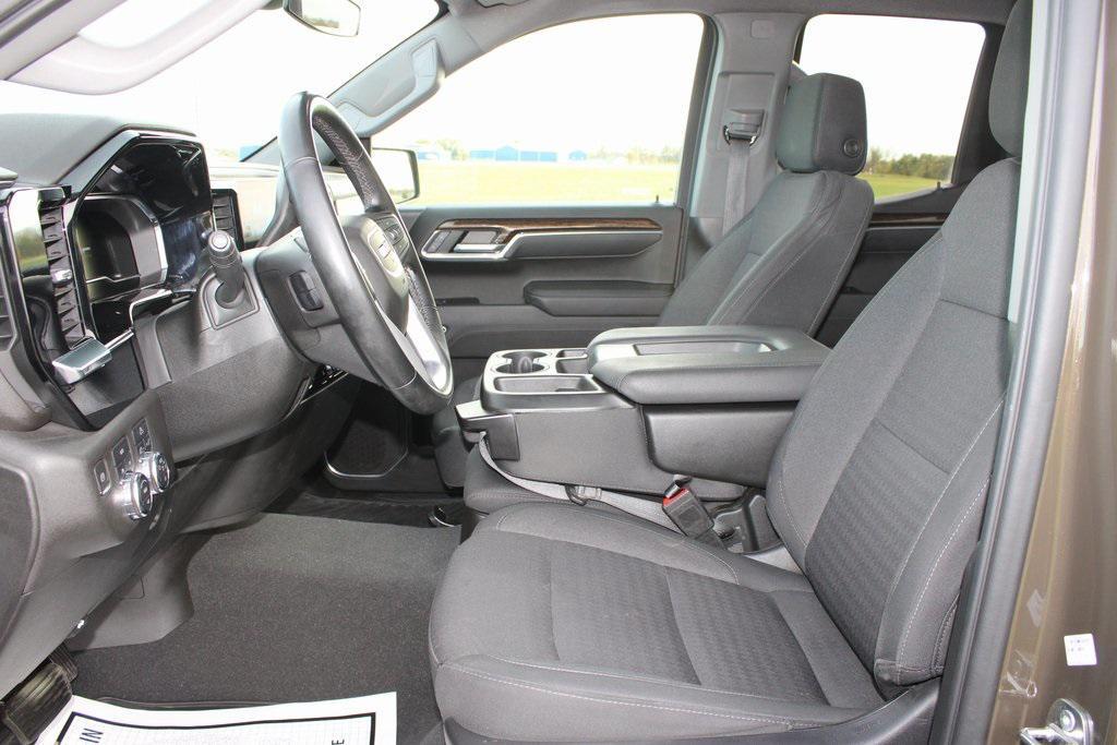 used 2023 GMC Sierra 1500 car, priced at $33,000
