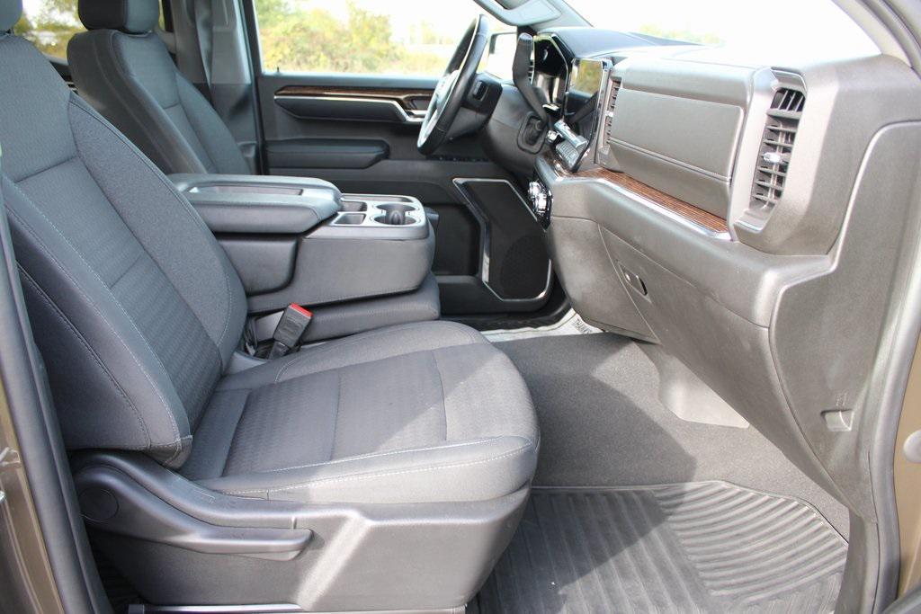 used 2023 GMC Sierra 1500 car, priced at $33,000