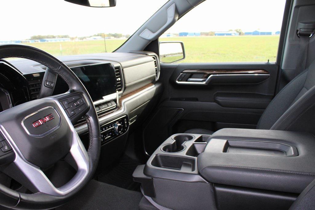 used 2023 GMC Sierra 1500 car, priced at $33,000