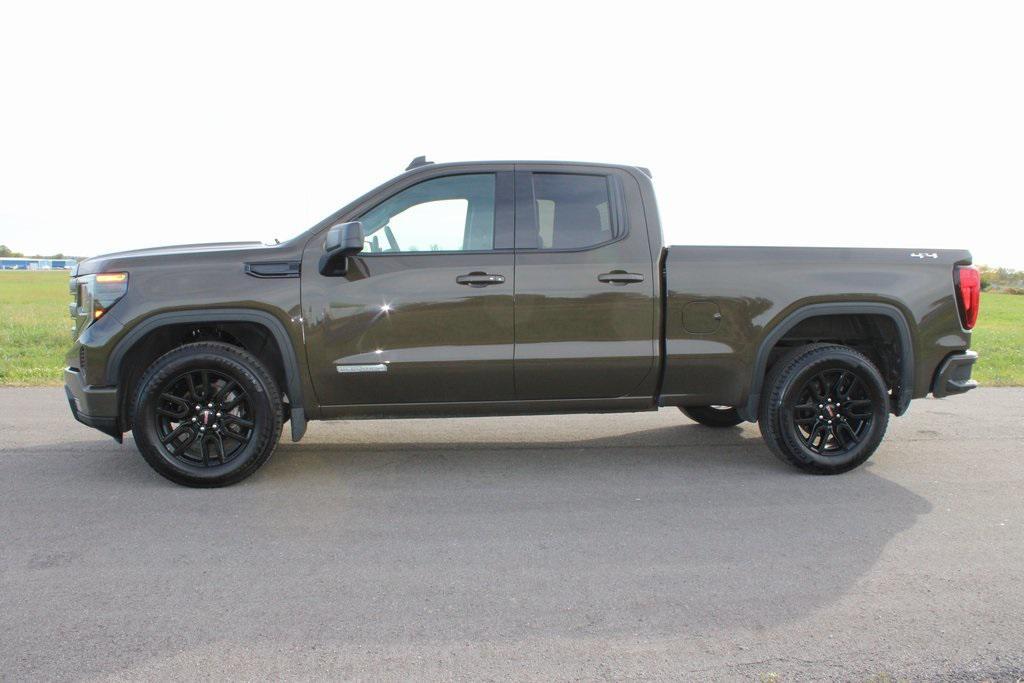 used 2023 GMC Sierra 1500 car, priced at $33,000