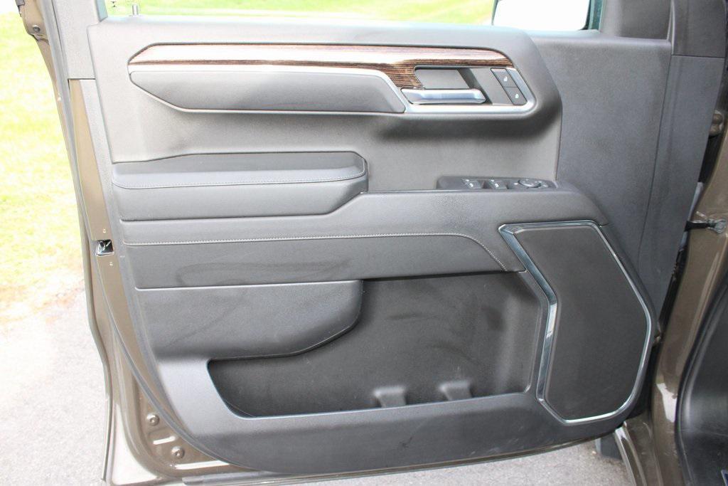 used 2023 GMC Sierra 1500 car, priced at $33,000