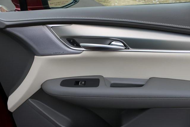 new 2025 Cadillac XT5 car, priced at $55,020