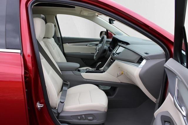 new 2025 Cadillac XT5 car, priced at $55,020