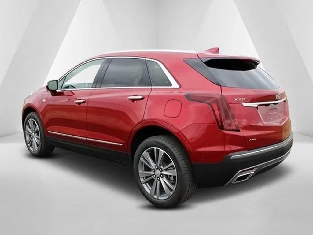 new 2025 Cadillac XT5 car, priced at $55,020