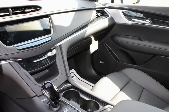 new 2025 Cadillac XT5 car, priced at $59,089