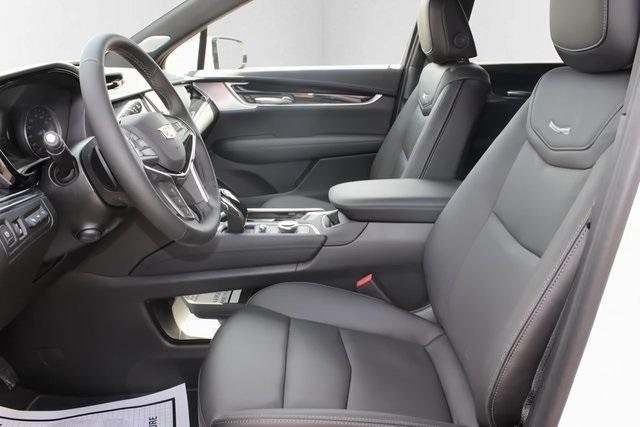 new 2025 Cadillac XT5 car, priced at $59,089
