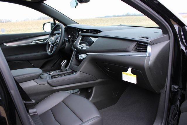 new 2025 Cadillac XT5 car, priced at $45,750