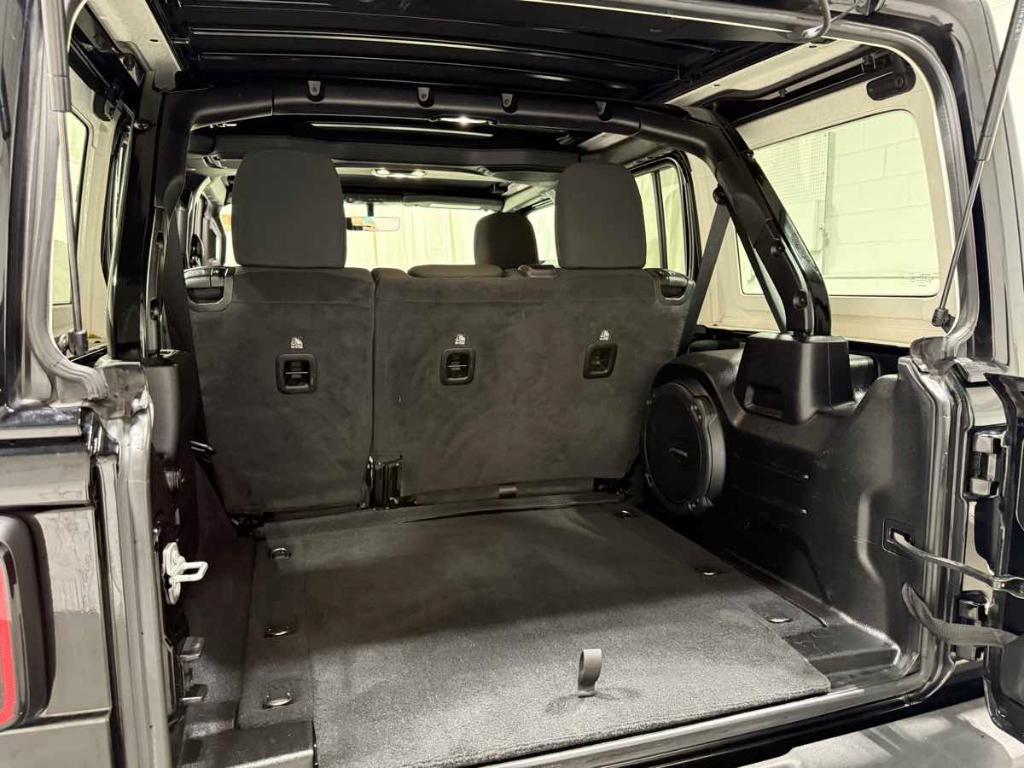 used 2022 Jeep Wrangler Unlimited car, priced at $36,985